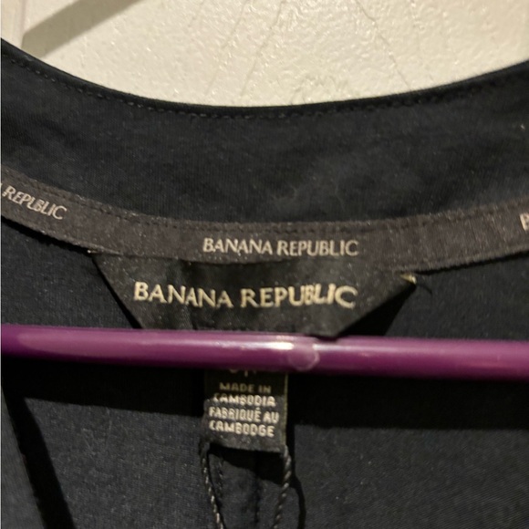 Banana Republic black sleeveless blouse NEW WITH TAGS - Picture 2 of 4